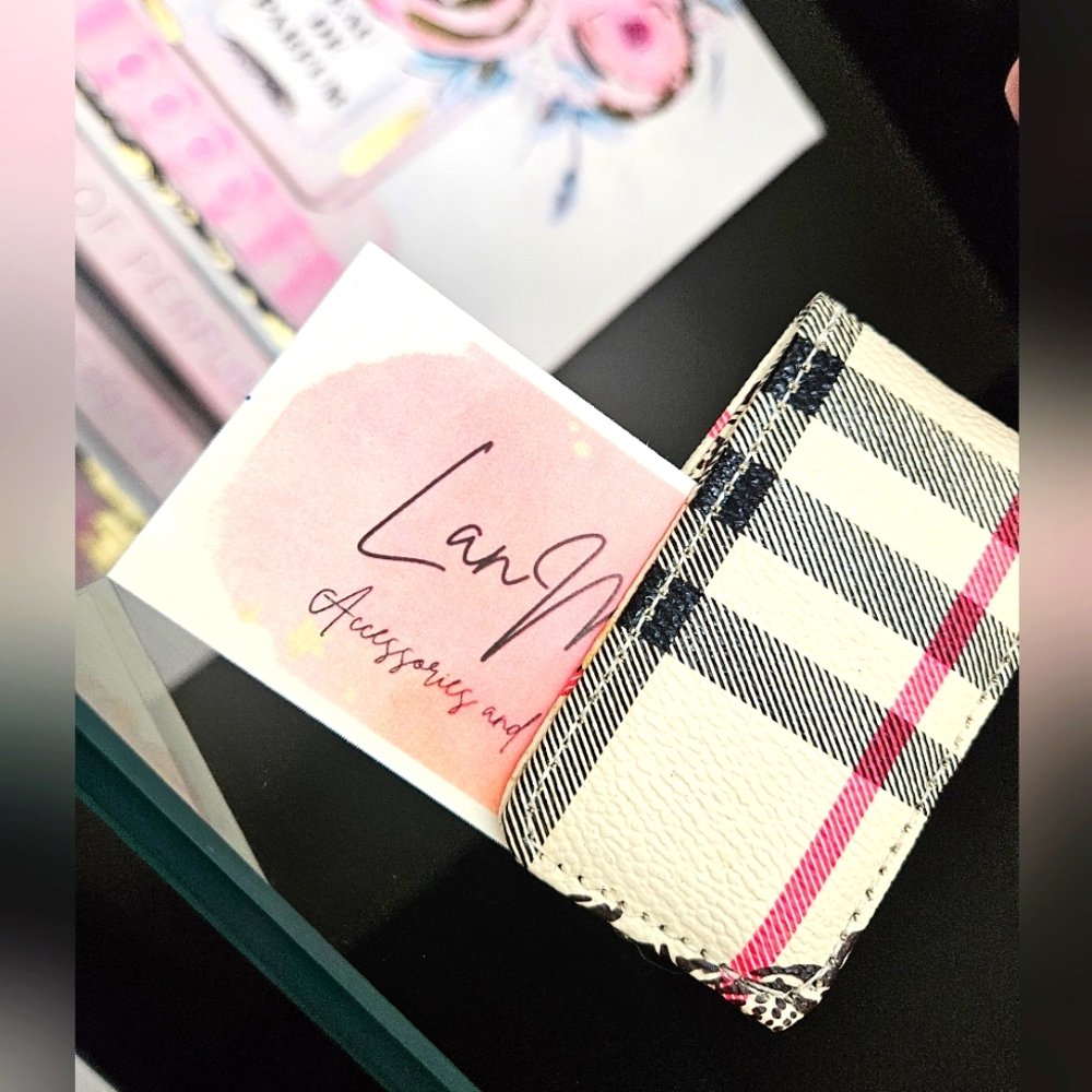 Magnetic Card / bill Holder